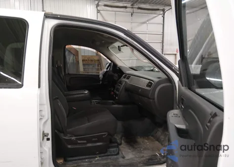 2009 Chevrolet Tahoe Commercial Fleet z USA, uszkodzony, nr VIN 1GNFK13009R224942